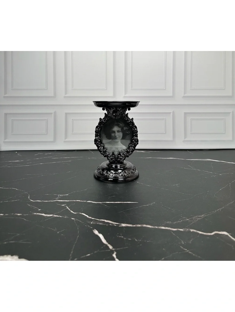 Bath & Body Works Goth Halloween Holographic Portrait Frame 3 Wick Candle Holder